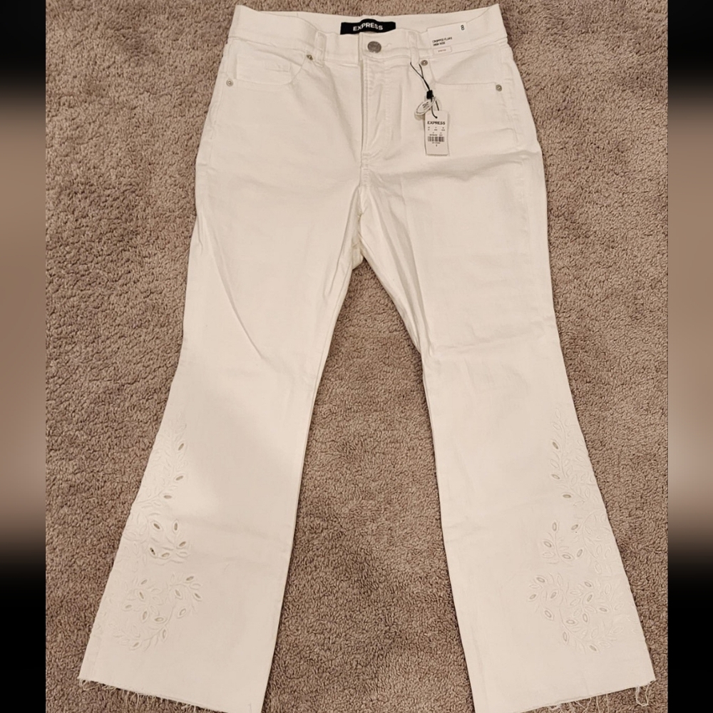Express cropped flare high rise white jeans size 8